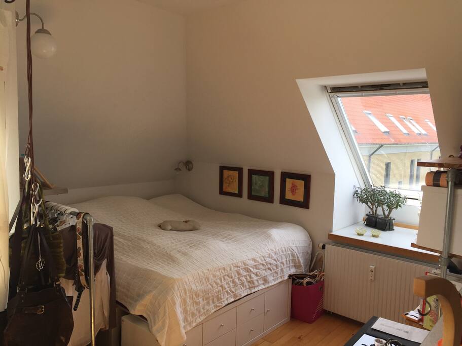 Double bed (one double bed more in the other room)
