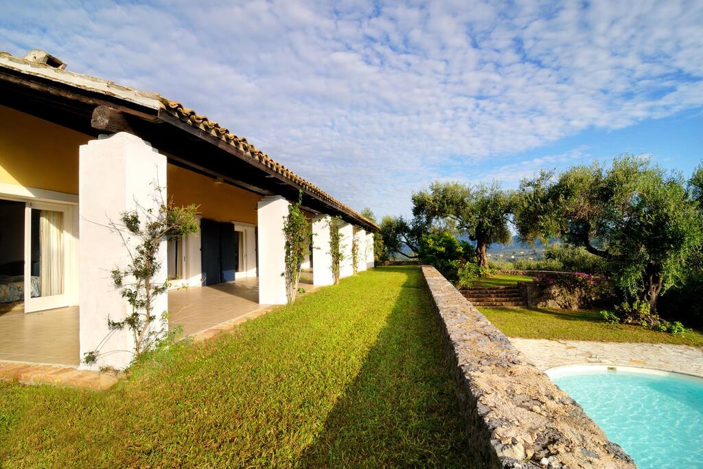 LARGE TERRACE