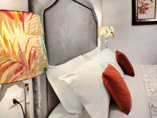 Conti private house next to the Duomo gallery image 5