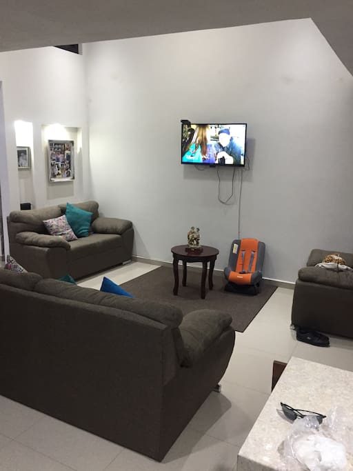 Sala compartida con tv