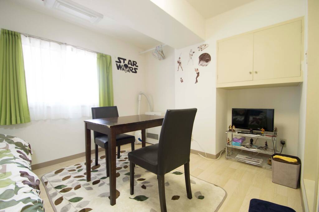 Spacious living room