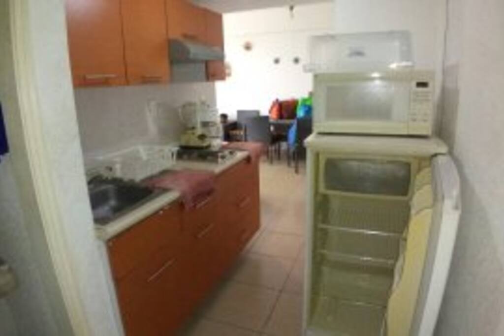 refrigerador, horno de microondas
