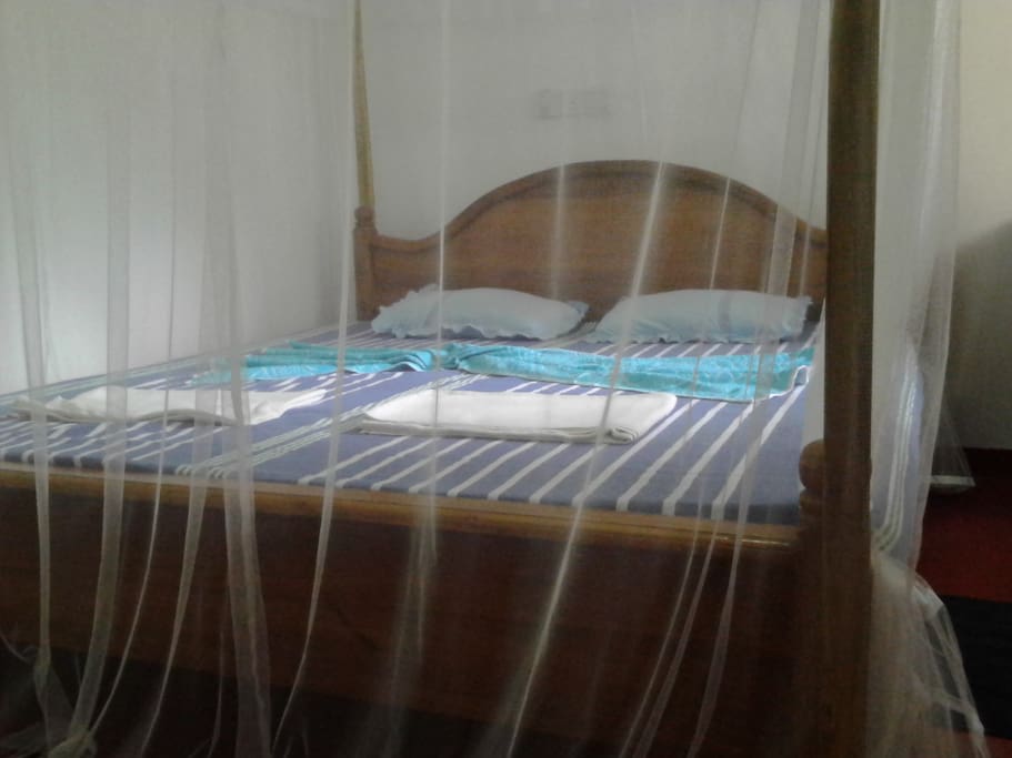 (6x6)' bed with cool foam metres