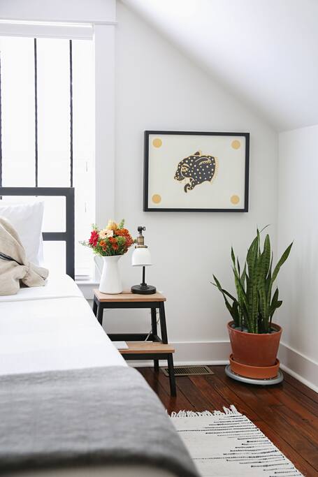 Fresh linens & fresh flowers