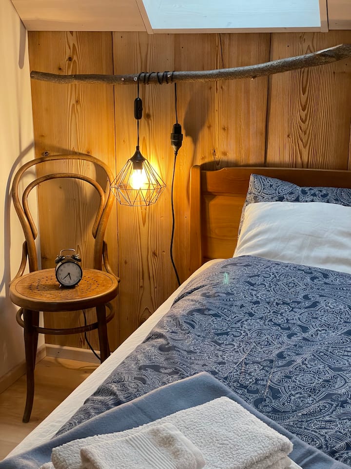 Nostalgic coziness in the bedroom