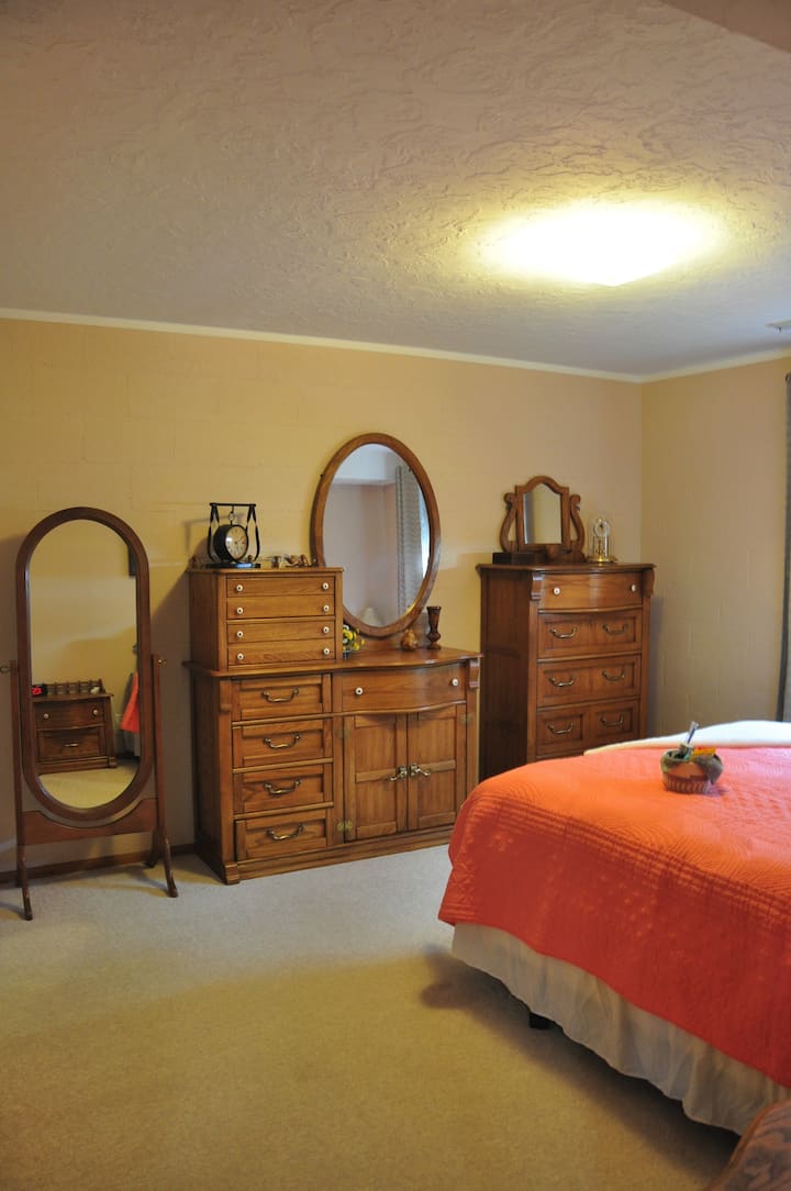 Habitación tamaño queen de estilo campestre