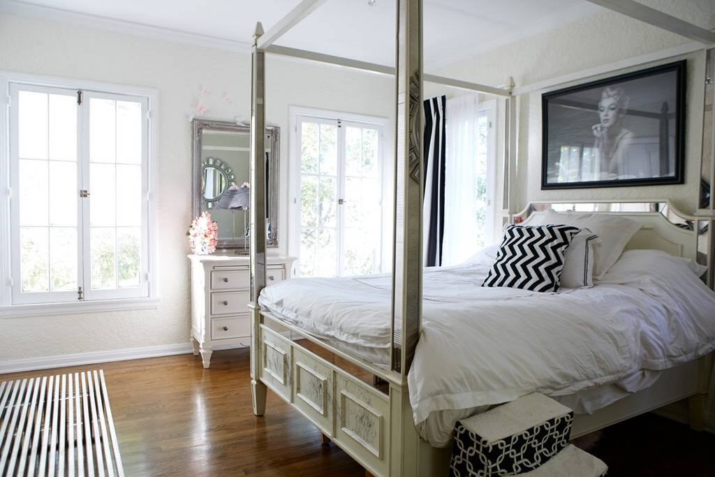 Guest bedroom