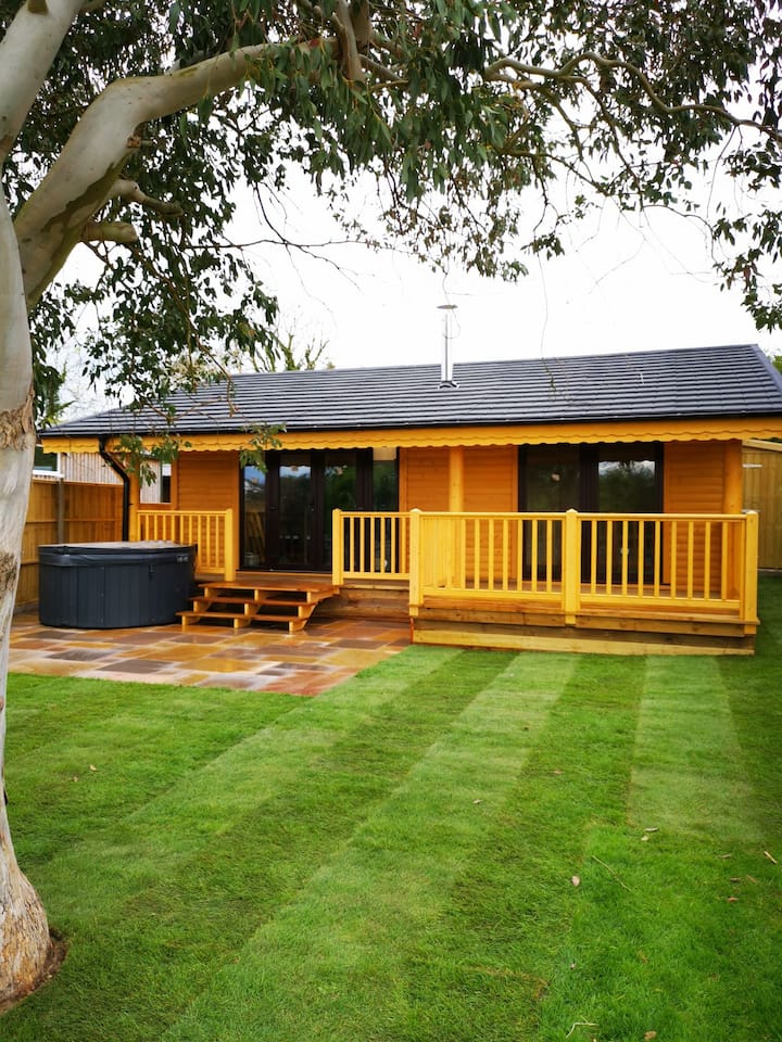 10 Best Cabins With Hot Tub In Surrey, UK Updated 2024 Trip101