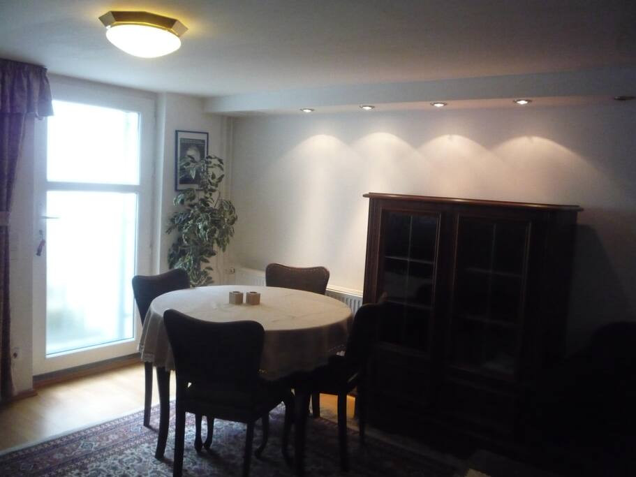 Zimmer-Ecke zum Garteneingangstür