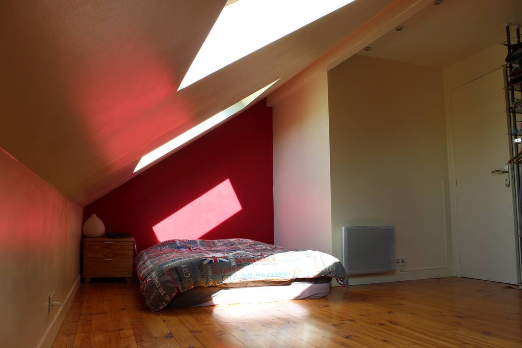 Beaucoup d'espace pour dédoubler le lit si vous êtes nombreux.