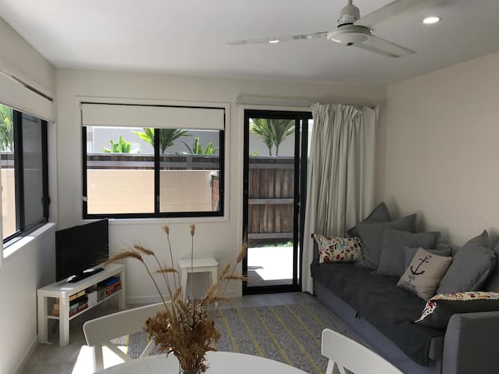 Cotton Tree Beach Cubby - Sunshine Coast