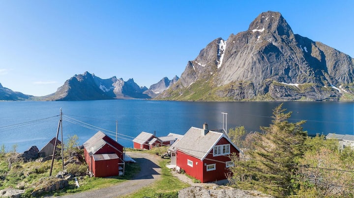 Cozy House By The Fjord In The Heart Of Lofoten, Reine – Updated 2024 Prices