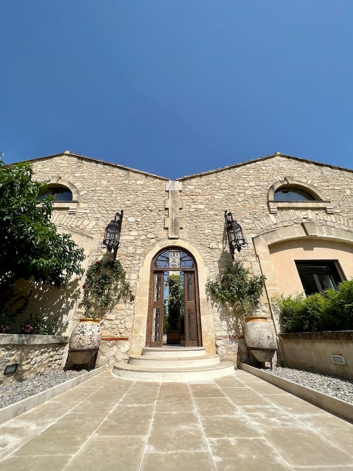Charmante Bastide Avec Patio - Tarascon