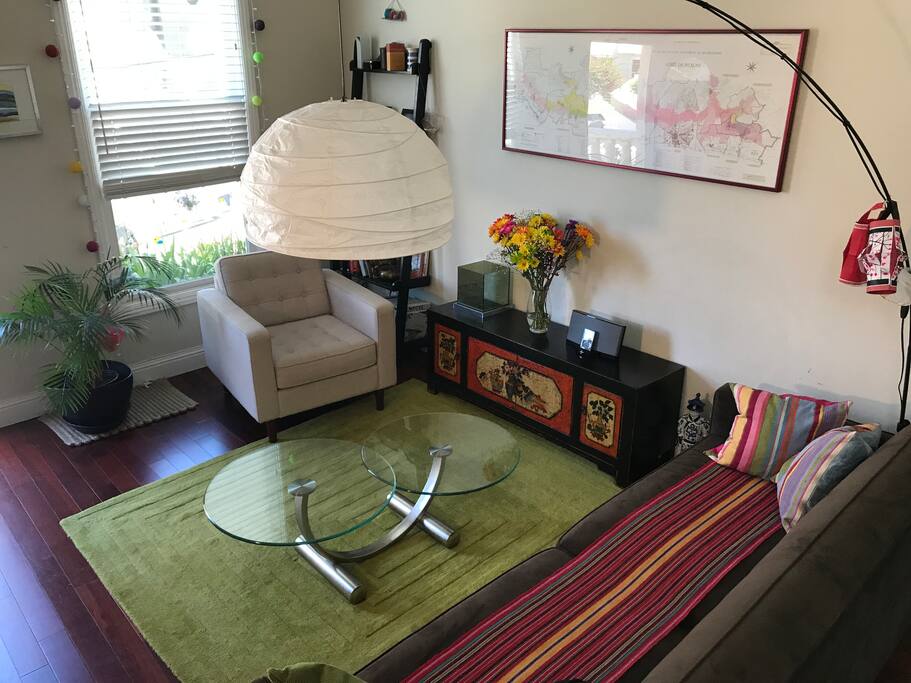 Spacious living room