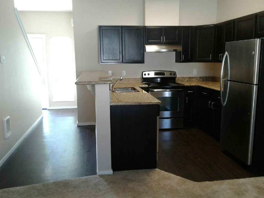 Kitchen & entrance