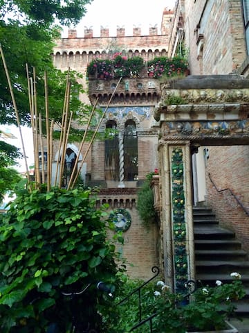 Castello sul mare in pieno centro storico