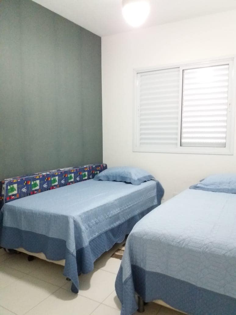 Spálňa 2:
2 podbradníky a
4 samostatné matrace
Stropný ventilátor.