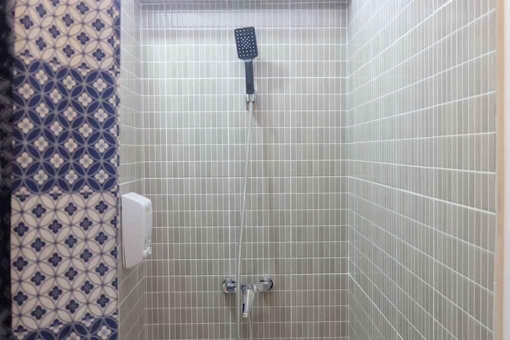 Share bathroom