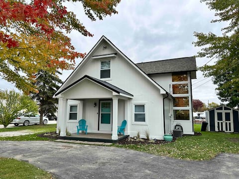 Boat-Ready Marina View! King BD & Trailer Parking!