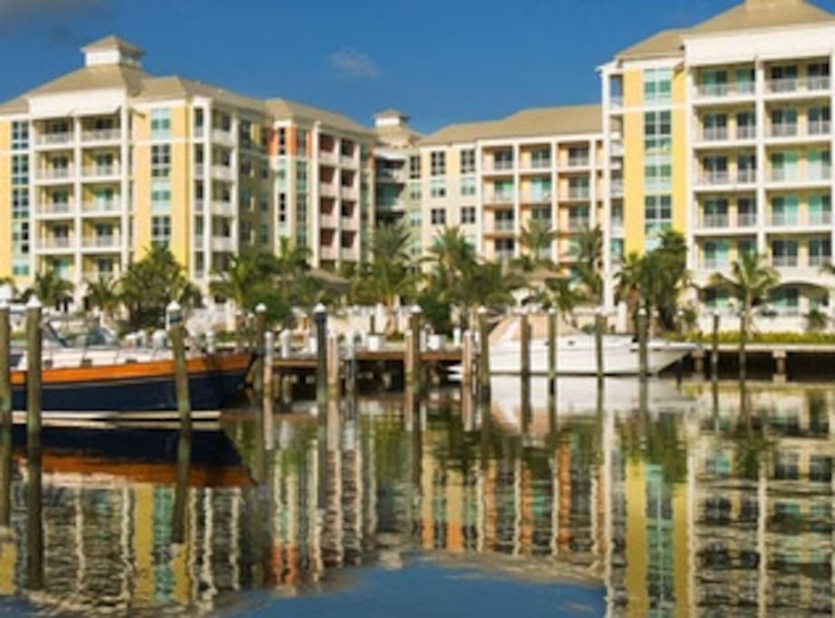 Luxury in Lantana at The Moorings! Condominiums for Rent in Lantana