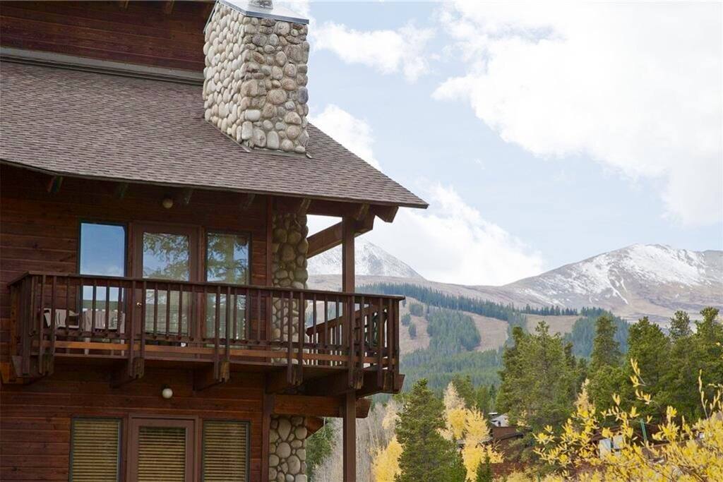 One of three wraparound balconies with stunning panoramic views of the Eastern and Western mountains.