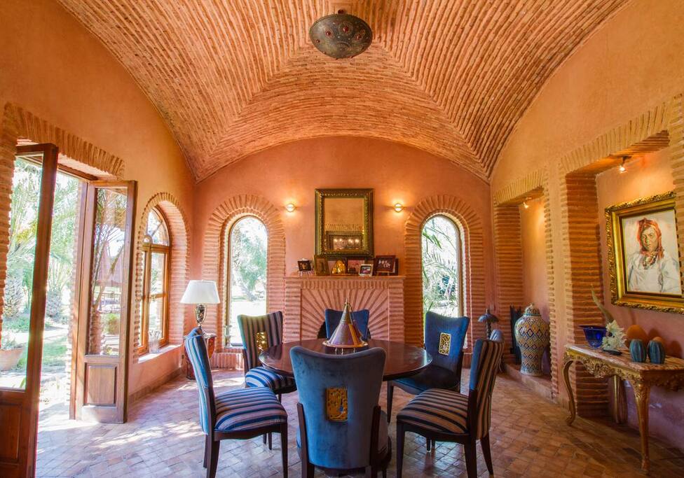 Salle à manger dans Maison Principale