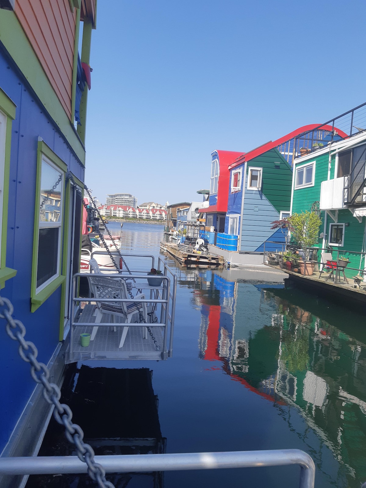 B\u0026B float home Ocean views - town1 - Houseboats for Rent in Victoria, British  Columbia, Canada - Airbnb, image size:1200x1600