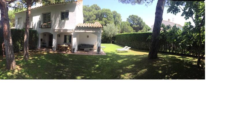 3 bedrom house at Pals. Pool, beach & Golf gallery image 3