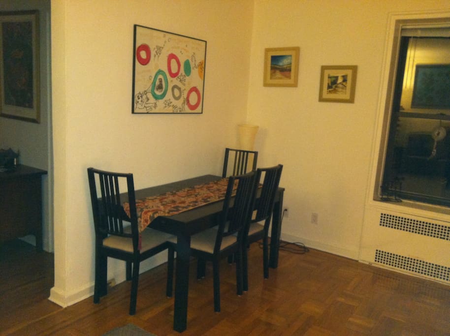 Feel free to order in, make meals and eat comfortably in the dining room!