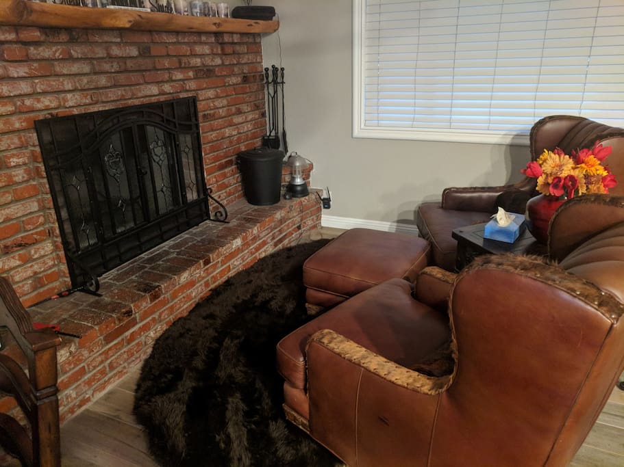 Fireplace seating area