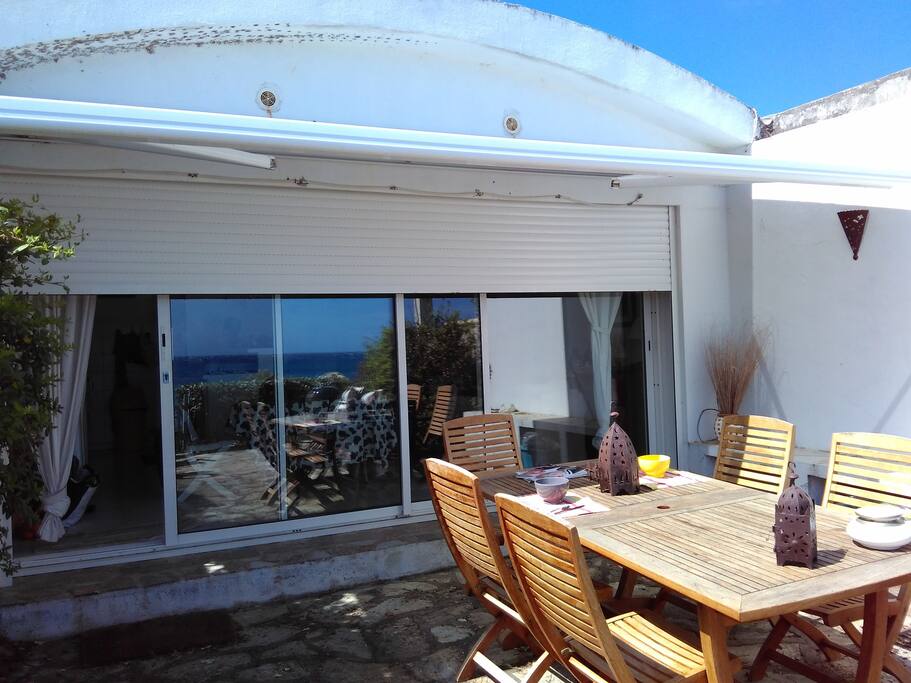 Terrasse avec store électrique et brumisateur