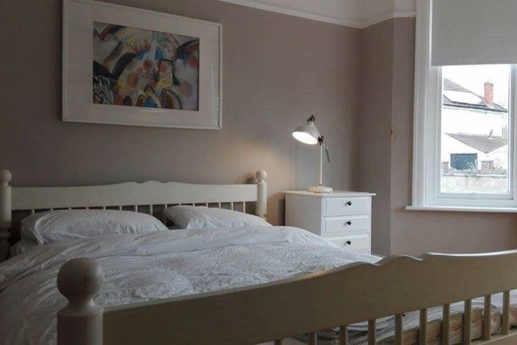 Very large kingsize bed!