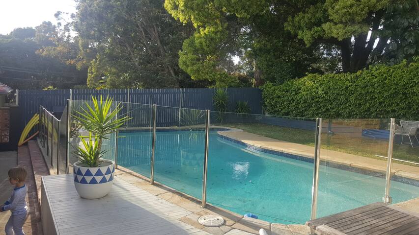 4 bedrooms. Oversized Pool. gallery image 3