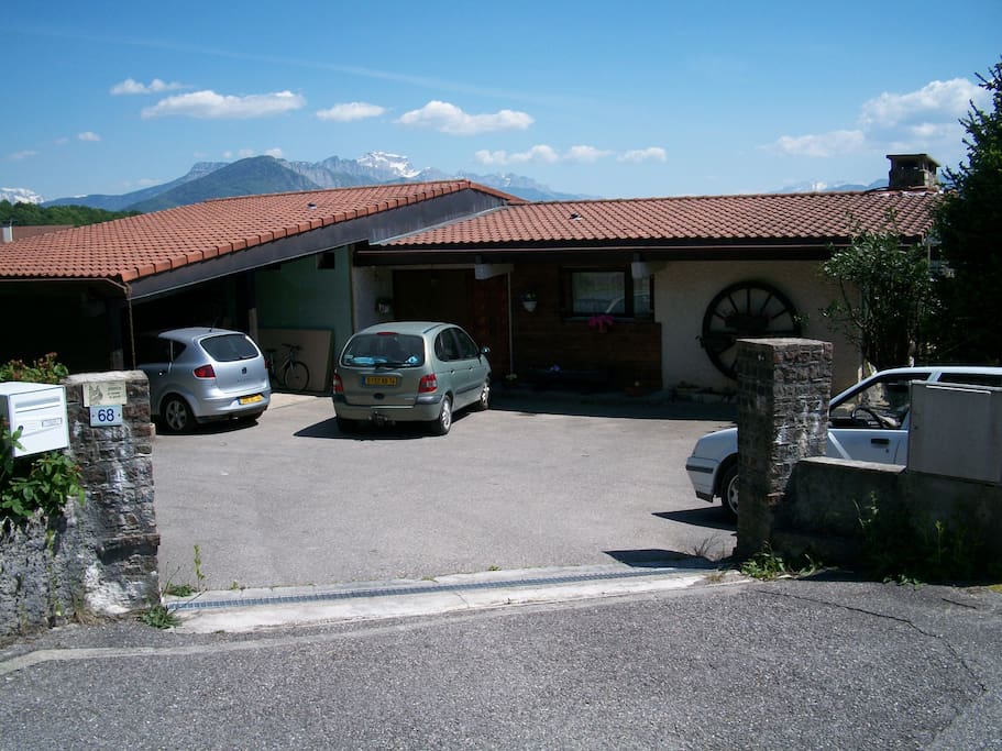 La cour de la maison