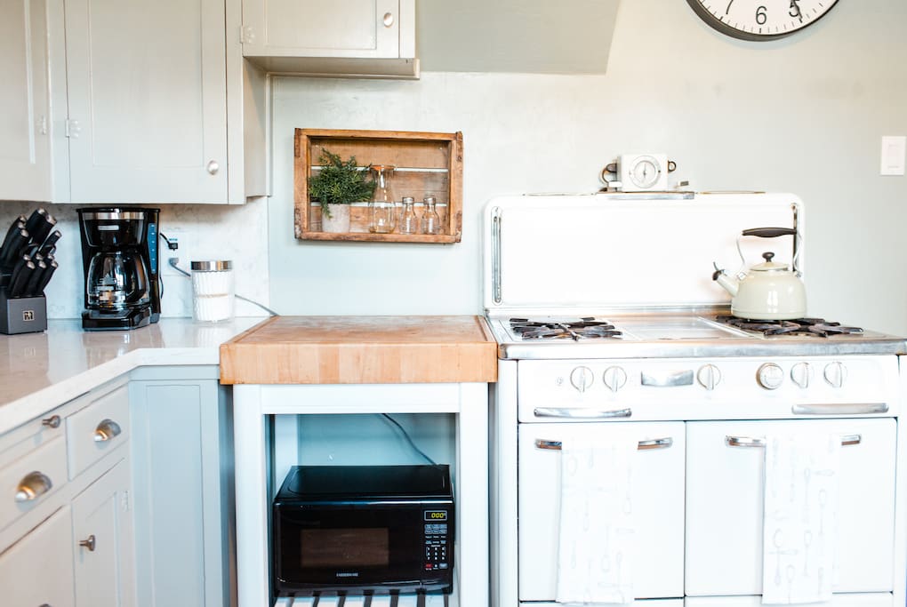 All new Appliances and Kitchenware