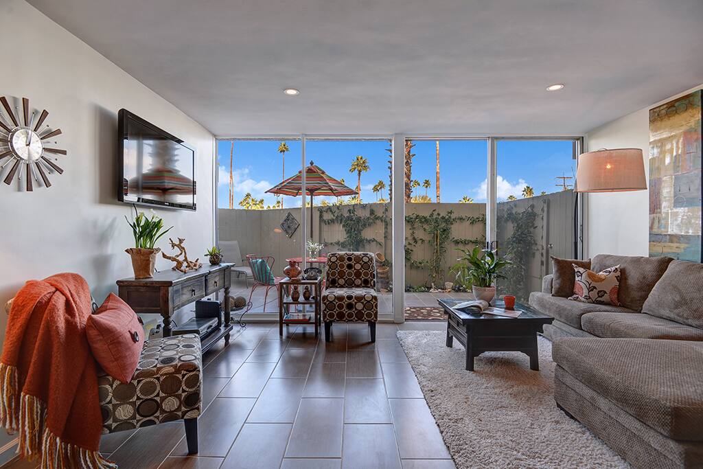 LIVING ROOM TO PATIO RS