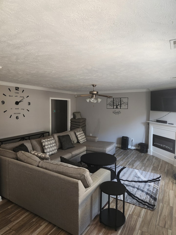 "Family Friendly Home, Minutes From Airport" - Fayetteville, NC