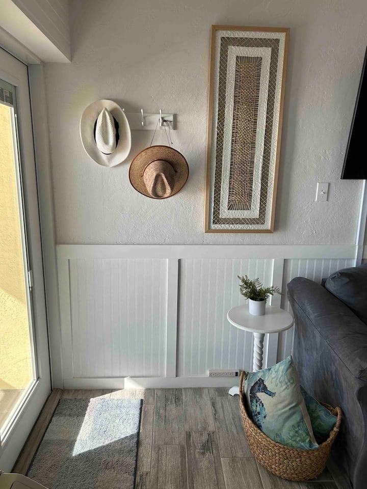 Pcb Boutique Condo 516-
Oceanfront Balcony+pool - Panama City Beach, FL