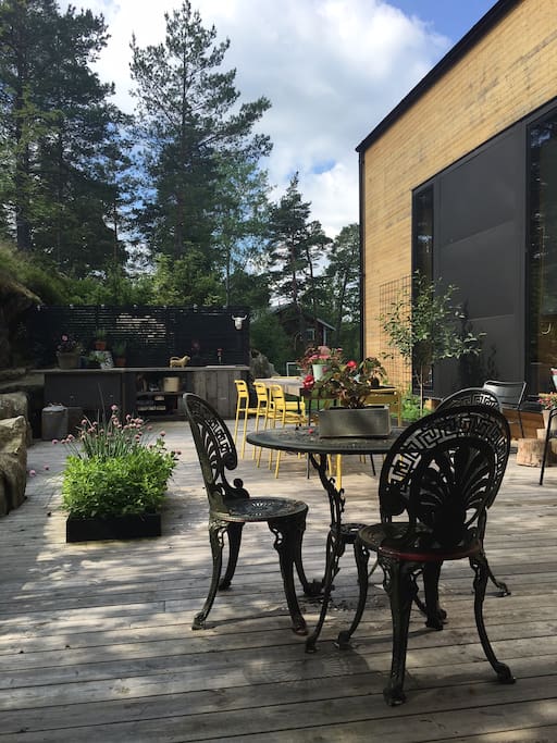 Outdoor kitchen