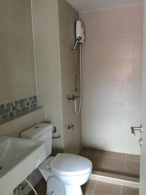 Clean rest room with hot water.