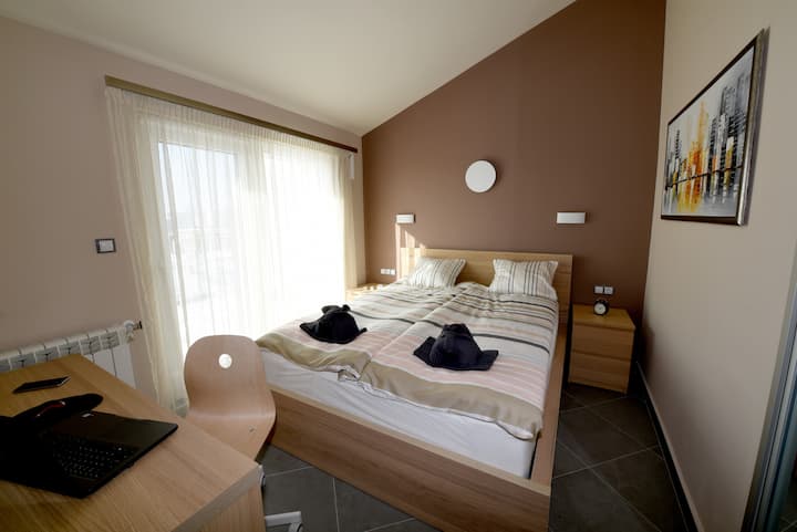 Spálňa (manželská posteľ)