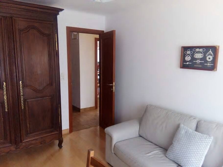 Büro mit Sofa-Bett