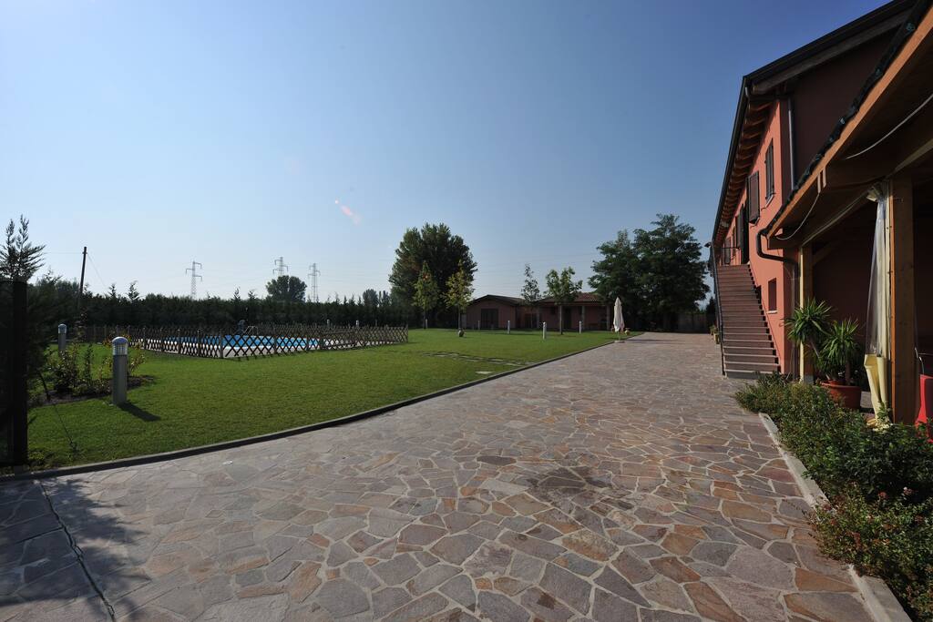 Entrata e vista parco