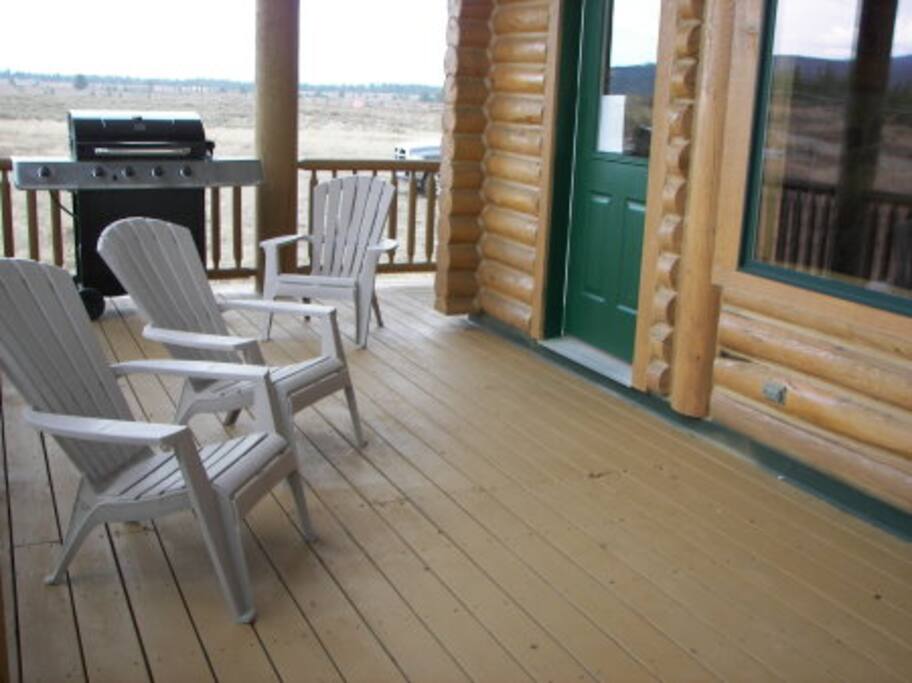 Covered deck area with propane grill