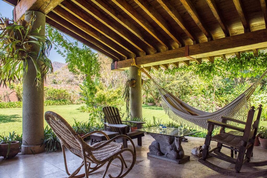 Beautiful terrace w/ hammock