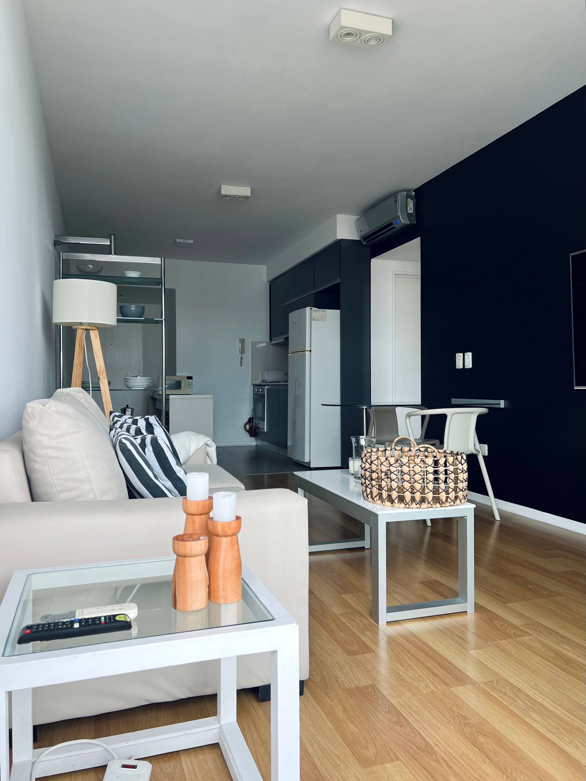 Brand-new one-bedroom apartment with balcony and pool in Palermo
