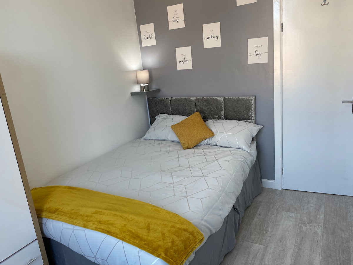 ห้องนอน 2 พร้อมที่นอนเมมโมรี่โฟม