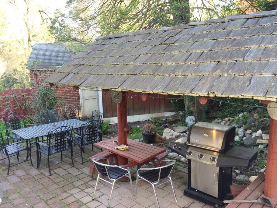 In good weather, bring out your computer and connect.