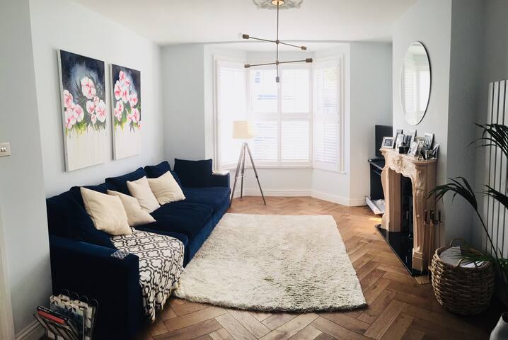 Stunning 3 bed townhouse in central Wimbledon gallery image 5