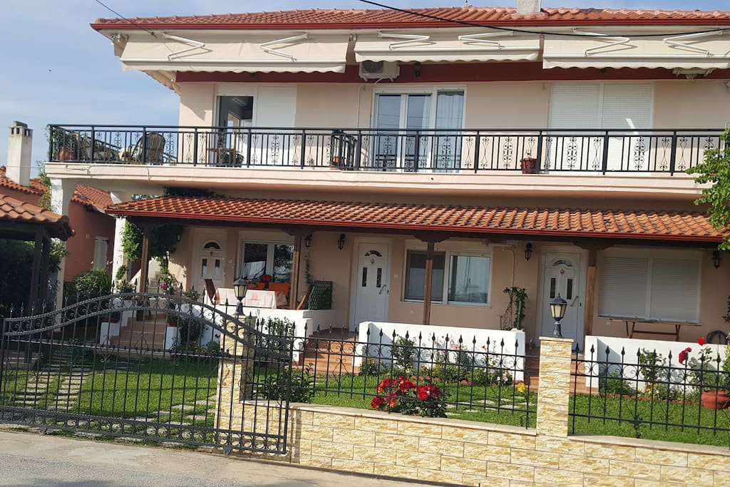 Εξωτερική όψη σπιτιού